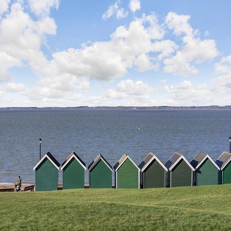 Green Poplars Gurnard Exterior foto